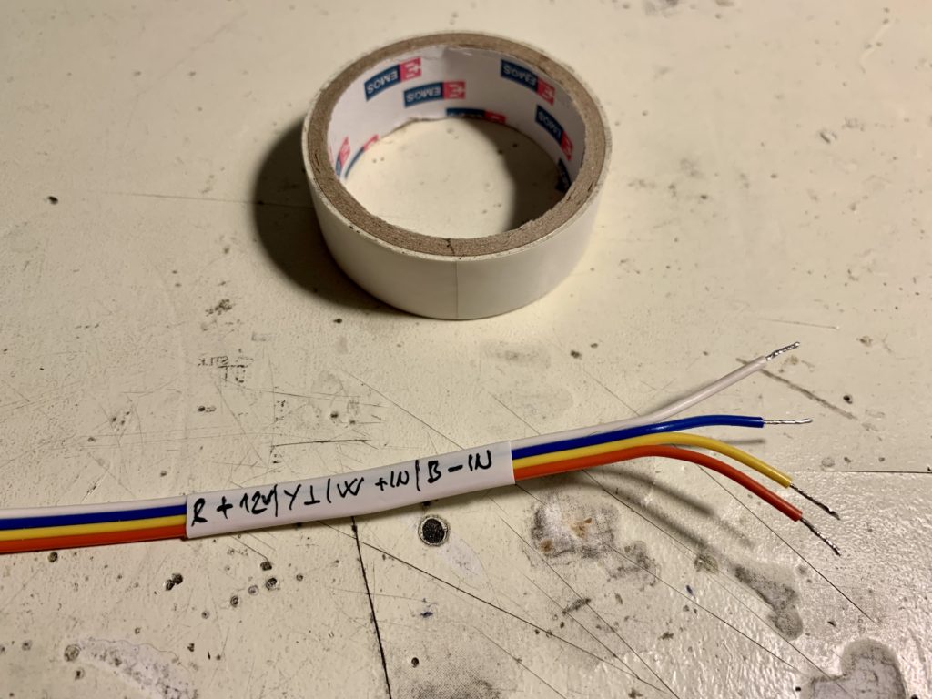 Wire codes on the cable to remember the pinout